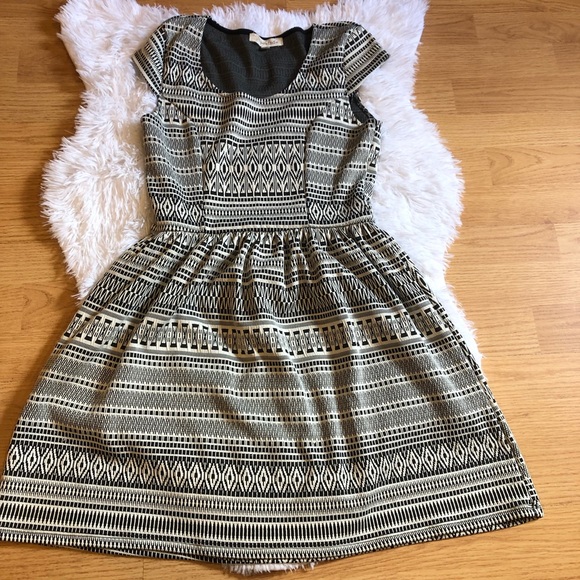 Rewind Geometric Black and White Dress Size Small - Picture 1 of 3